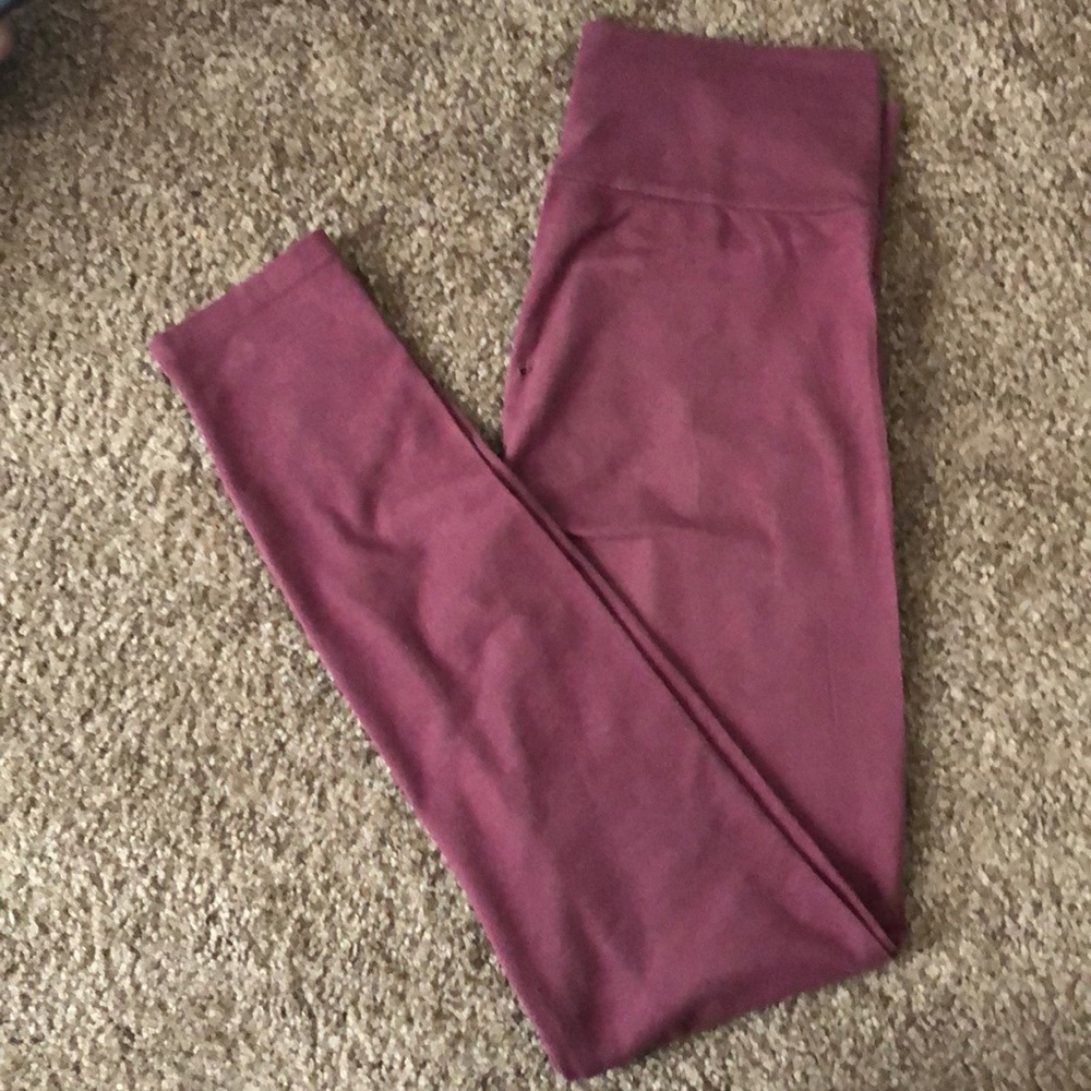 Burgundy leggings